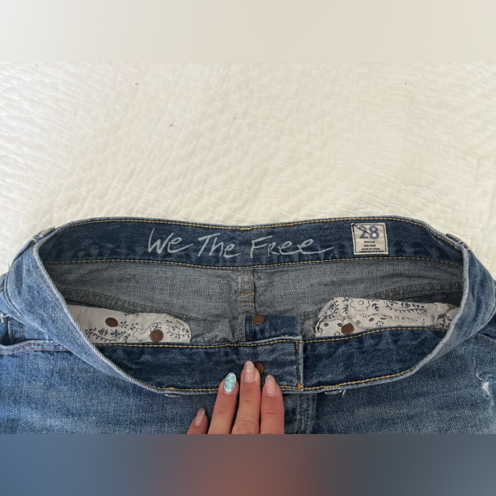 We The Free Regular Mid Rise Shorts - Picture 3 of 3